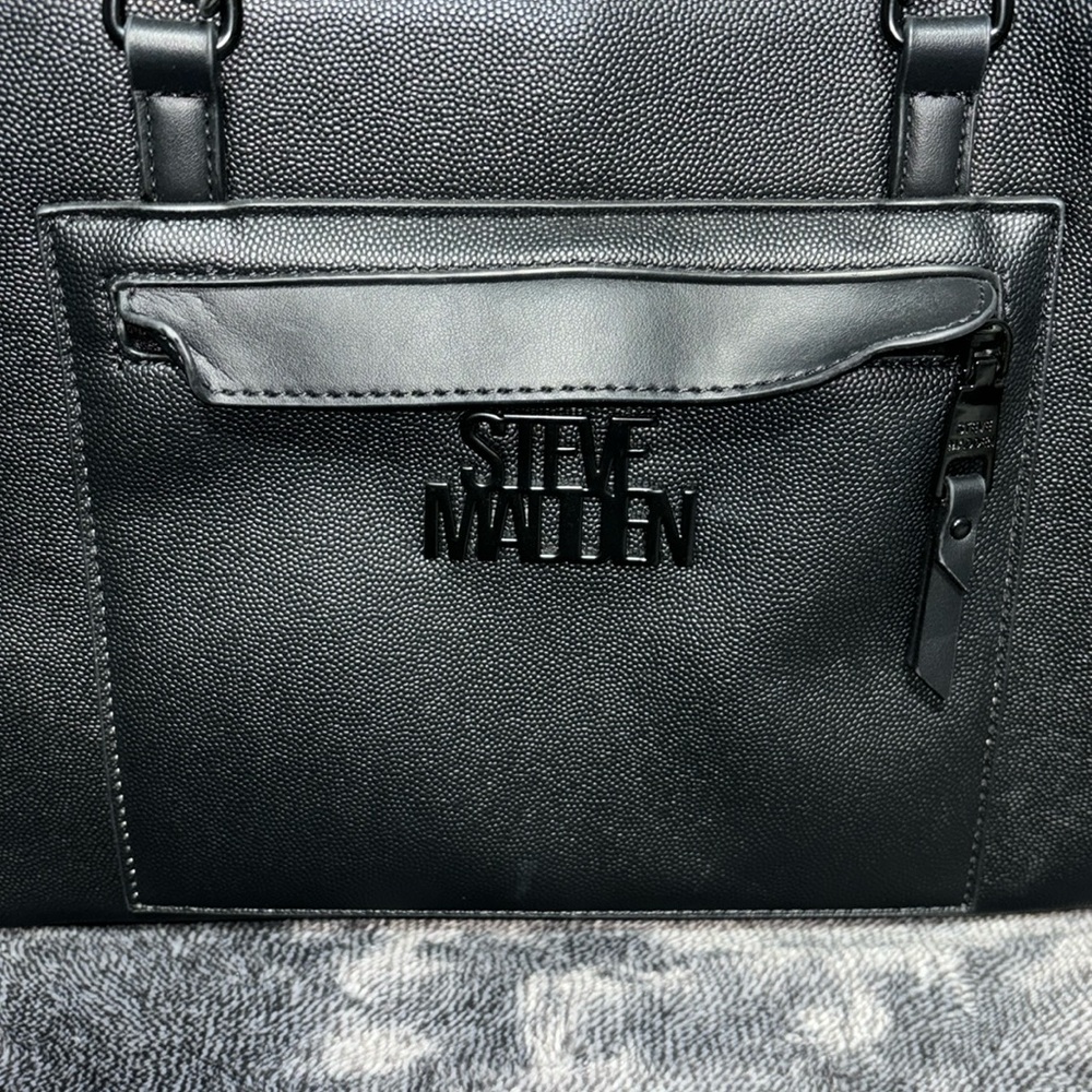 Black purse Steve Madden